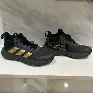 Adidas kids sneakers . Hardly worn .
